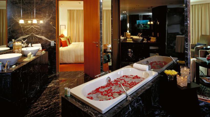 Hotel Intercontinental Marine Drive-Mumbai 16