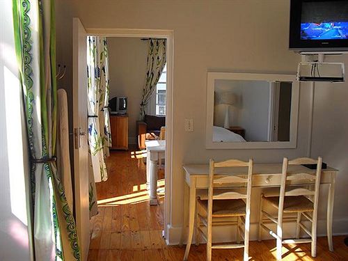 Hotel De Waterkant Village 13