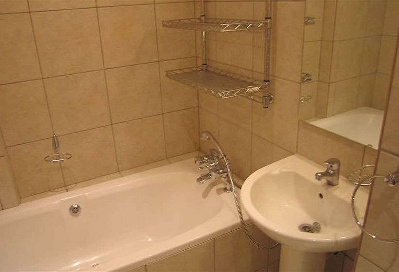 Hotel Mouillepoint Village 8