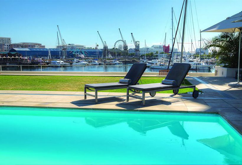 Hotel Waterfront Village 11