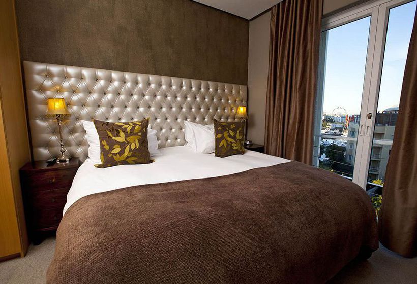 Hotel Waterfront Village 18