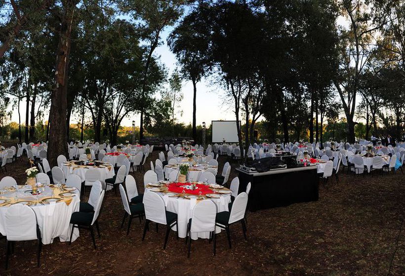 Hotel Emerald Safari Resort & Casino 17