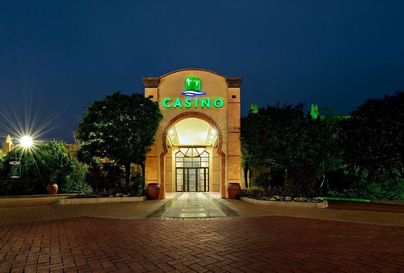 Hotel Emerald Safari Resort & Casino 9