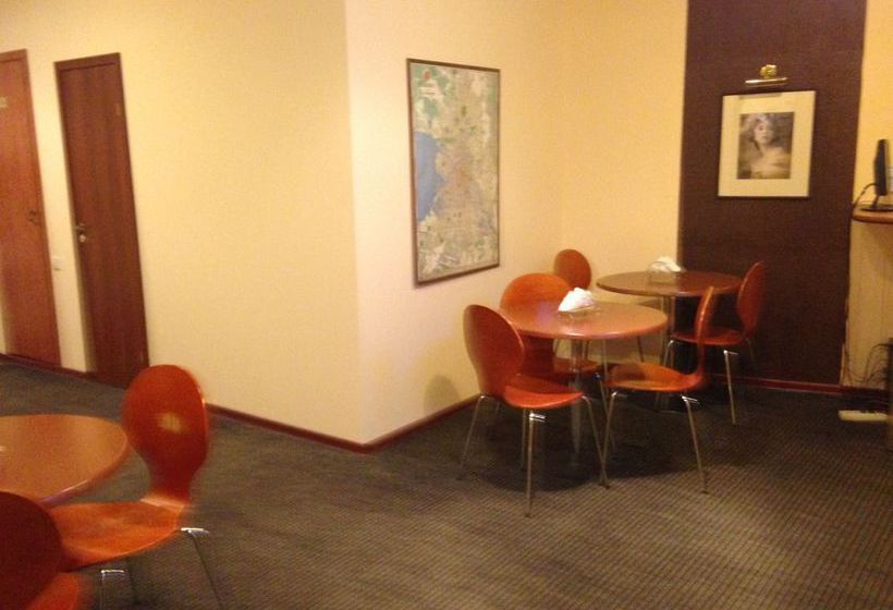 Hotel Rinaldi Premier 8