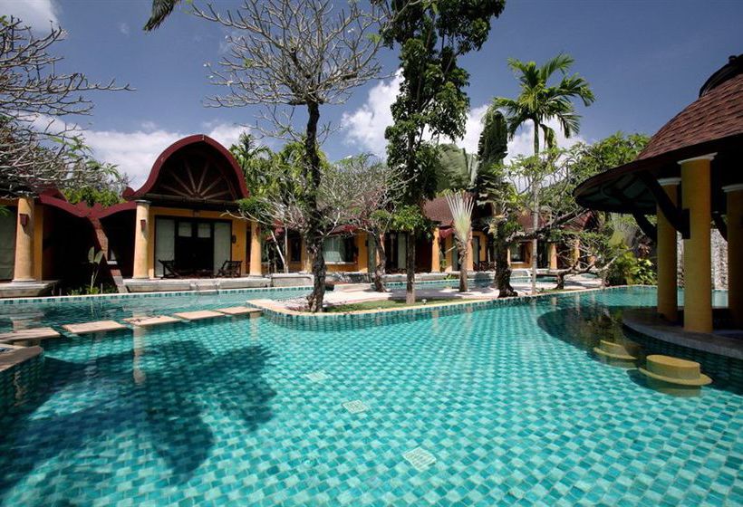 Hotel The Village Resort & Spa 10