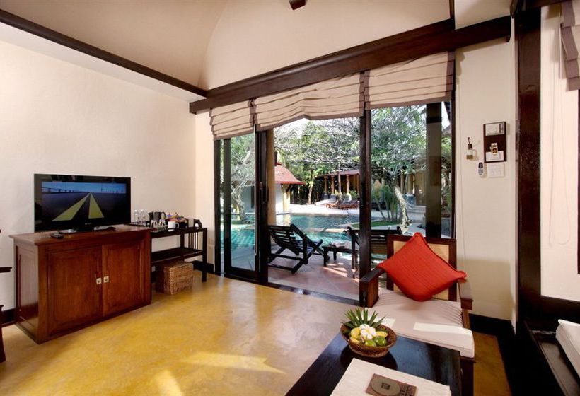 Hotel The Village Resort & Spa 13