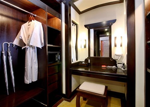 Hotel The Village Resort & Spa 17