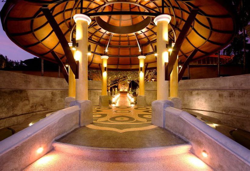 Hotel The Village Resort & Spa 2