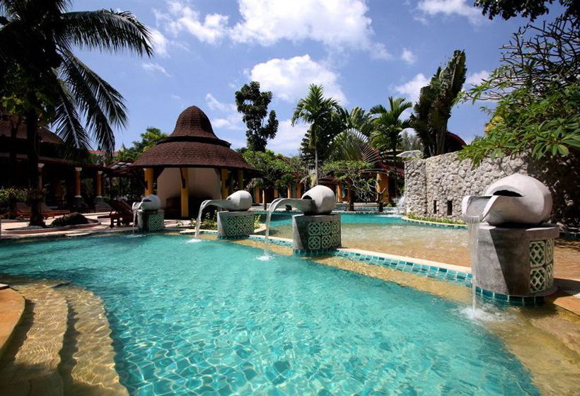 Hotel The Village Resort & Spa 4