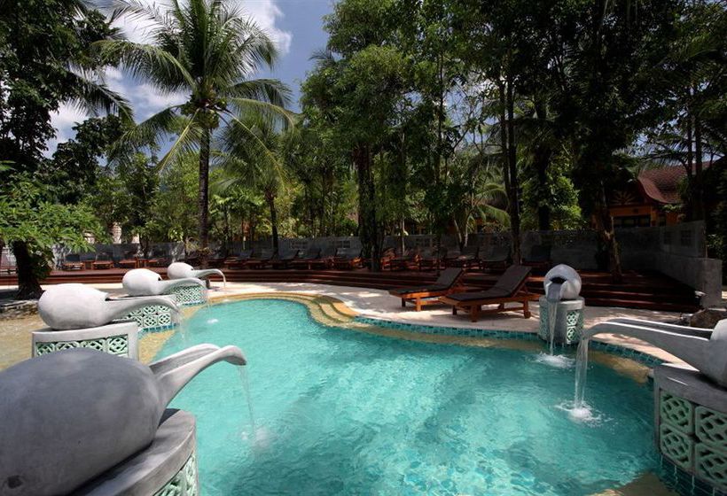 Hotel The Village Resort & Spa 7