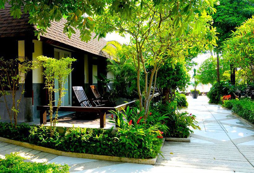 Hotel Iyara Beach & Plaza 1