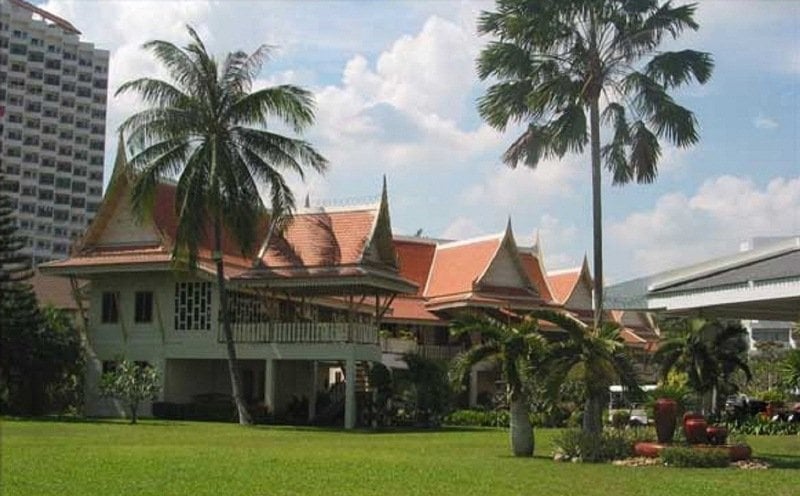 The Cha Am Methavalai Hotel 1