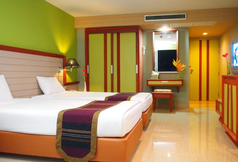 Long Beach Cha-Am Hotel 10