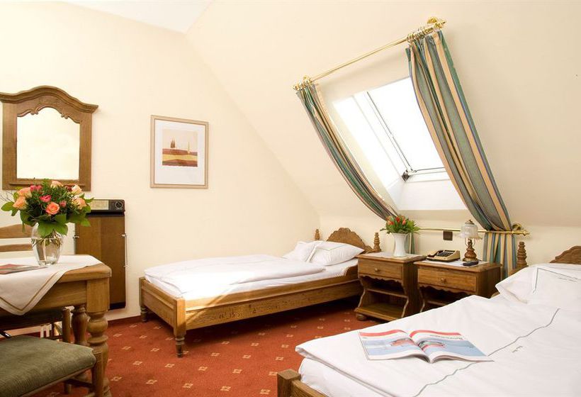 Hotel Airport Fashion 5