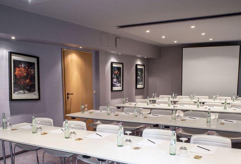 Hotel Airport By The New Yorker 12