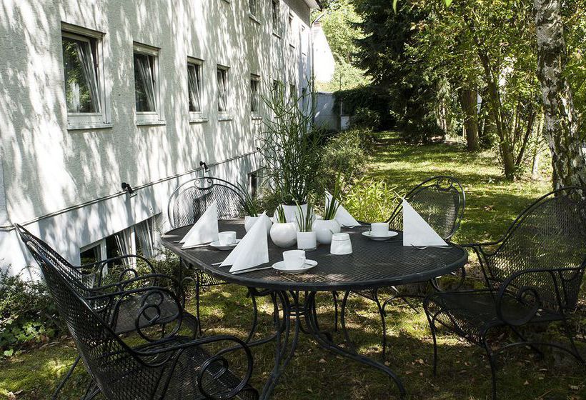 Hotel Airport By The New Yorker 2