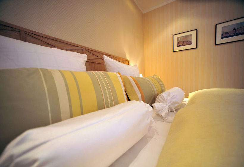 Hotel Bayrisches Haus 12