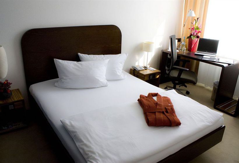 Corbin Feng Shui Business Hotel 8