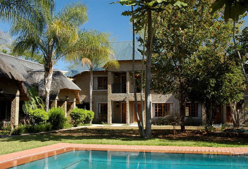 Hotel Hippo Hollow 3