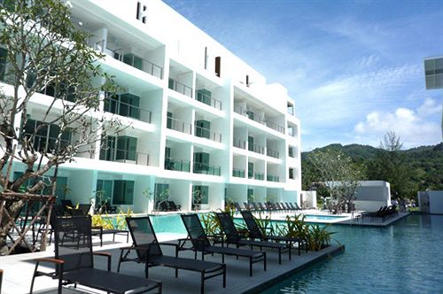 Hotel The Old Phuket at Karon Beach Resort 12