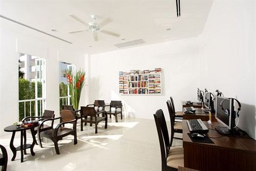 Hotel The Old Phuket at Karon Beach Resort 17