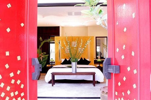 Hotel The Old Phuket at Karon Beach Resort 18