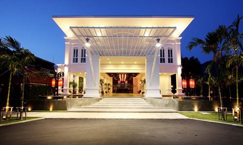 Hotel The Old Phuket at Karon Beach Resort 2
