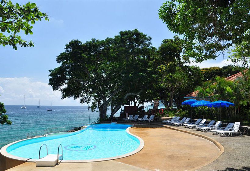 Hotel Phi Phi Natural Resort 11