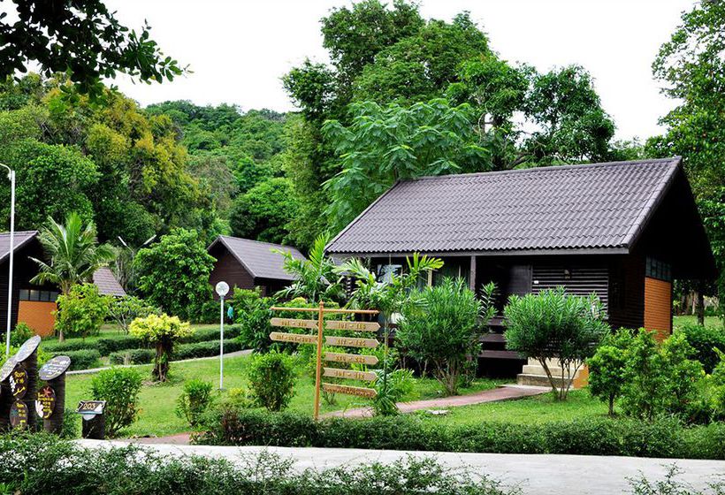 Hotel Phi Phi Natural Resort 14