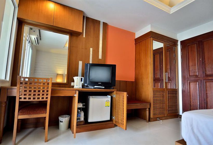 Hotel First Bungalow Beach Resort 16