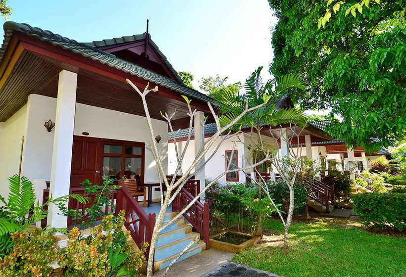 Hotel First Bungalow Beach Resort 6