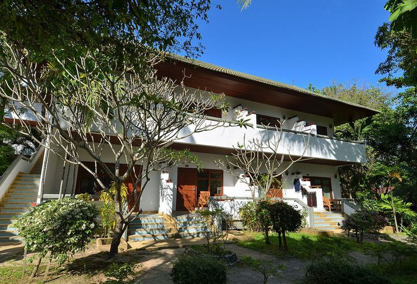 Hotel First Bungalow Beach Resort 8