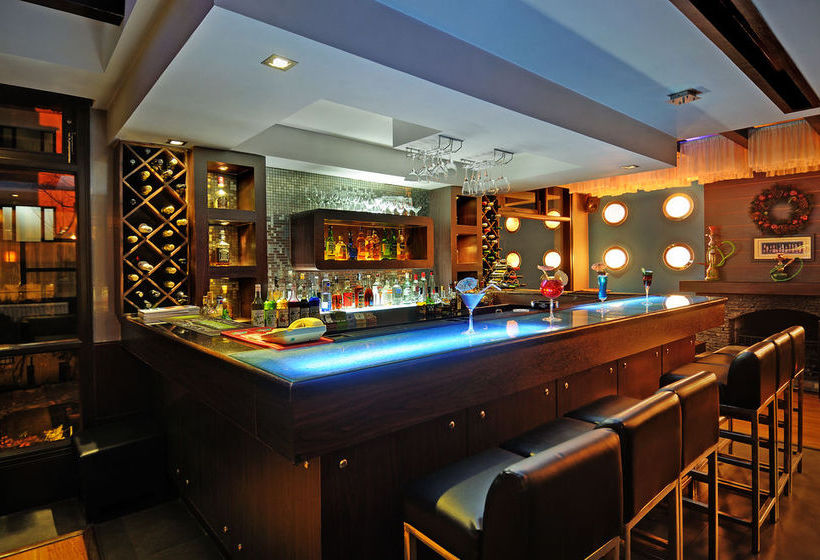 Hotel Quality Inn River Country Resort 4