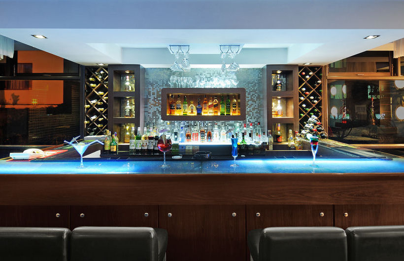 Hotel Quality Inn River Country Resort 5