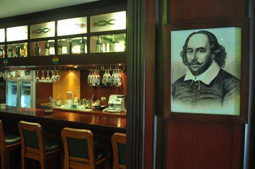 Hotel Shakespeare 13