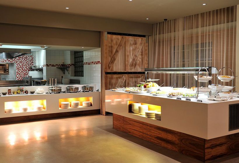 Protea Hotel Victoria Junction 10