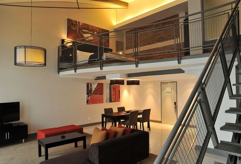 Protea Hotel Victoria Junction 4