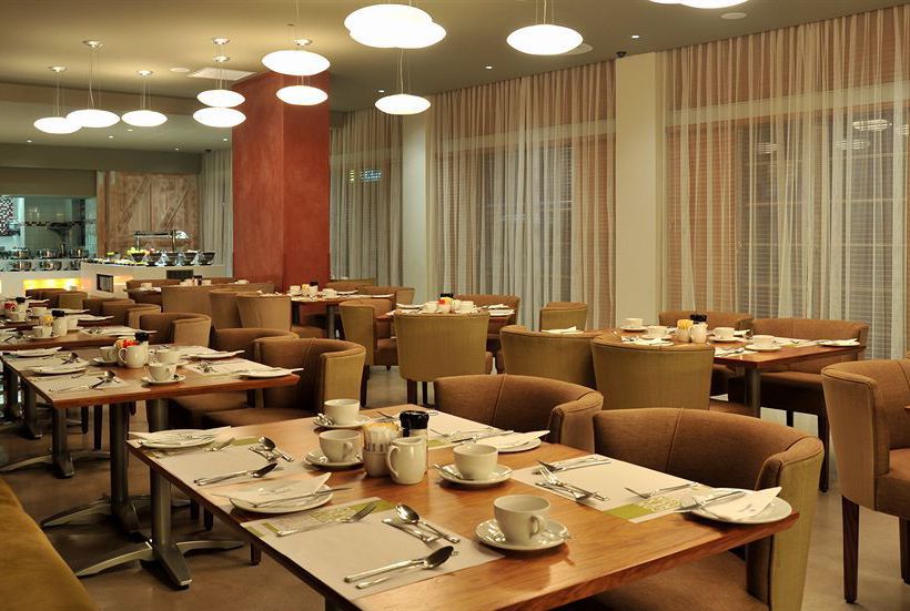 Protea Hotel Victoria Junction 9