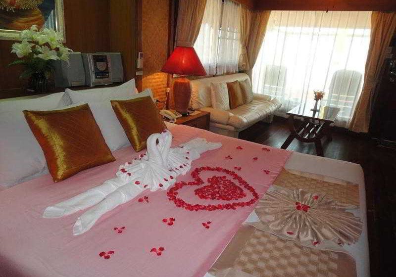 Hotel The Sunset Village Beach Resort 5