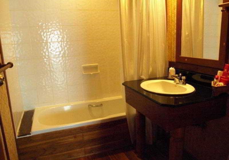 Hotel The Sunset Village Beach Resort 6