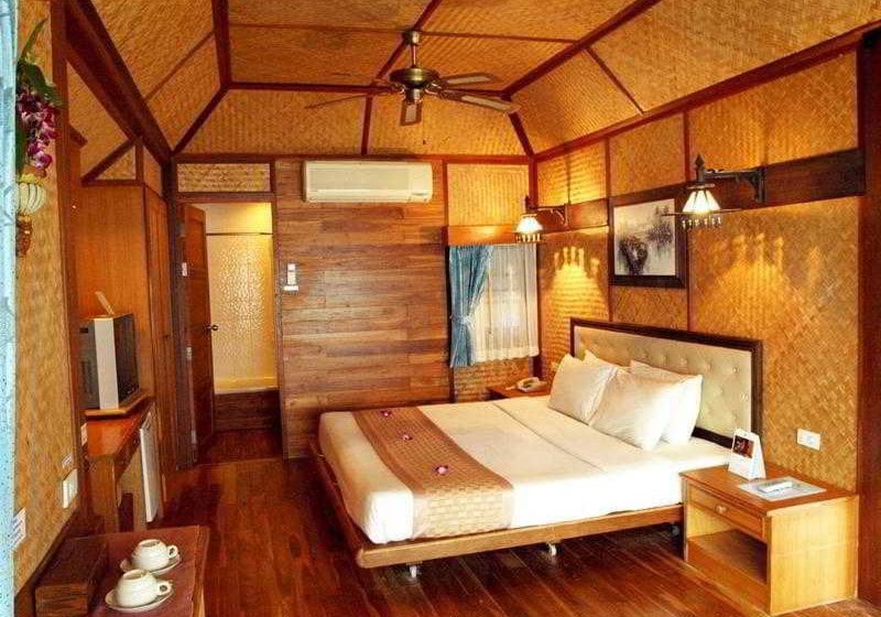 Hotel The Sunset Village Beach Resort 9