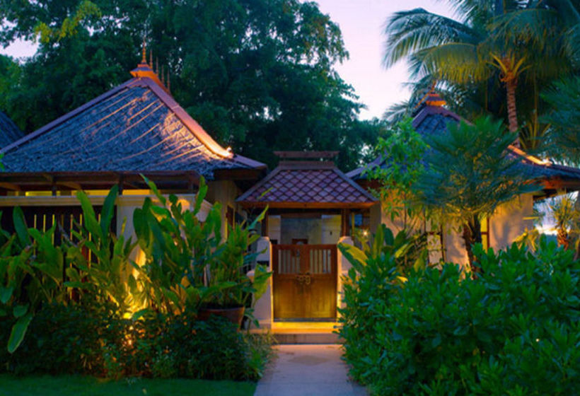 Hotel The Briza Beach Resort 8