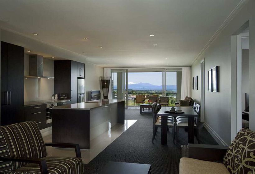 Hilton Lake Taupo hotel 1