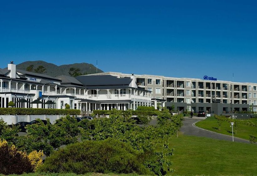 Hilton Lake Taupo hotel 4