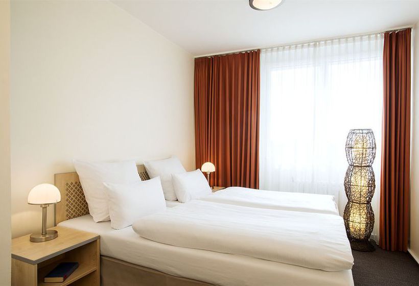 Hotel NH Berlin City West 14