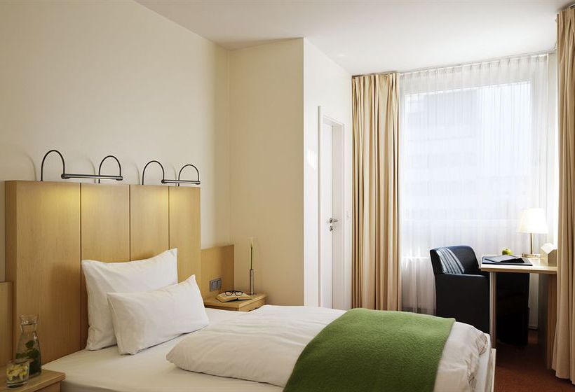 Hotel NH Berlin City West 7