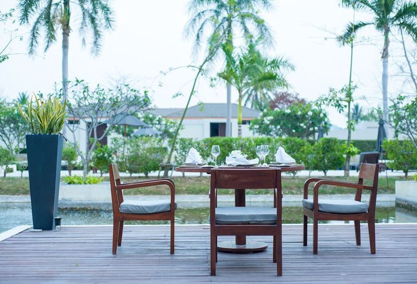 Aka Hotel Resort & Spa 11