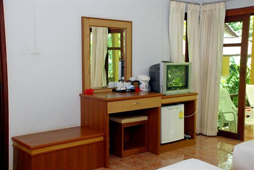 Tonsai Bay Resort 11