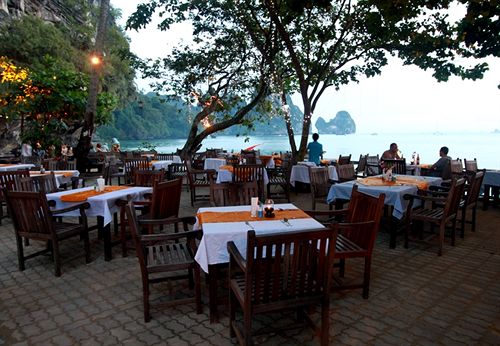 Tonsai Bay Resort 13