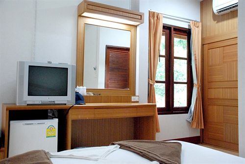 Tonsai Bay Resort 14